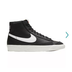 Nike blazer shoes 9.5